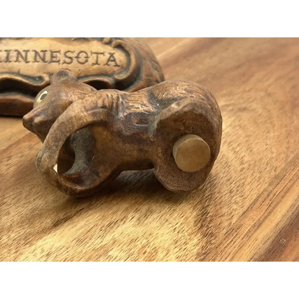 Vintage Treasure Craft Minnesota Bears Tree Trunk Salt Pepper Shaker Set Travel